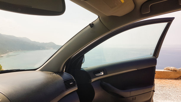 位于希腊莱夫卡达岛尼基塔斯城旅游避暑胜地图片下载