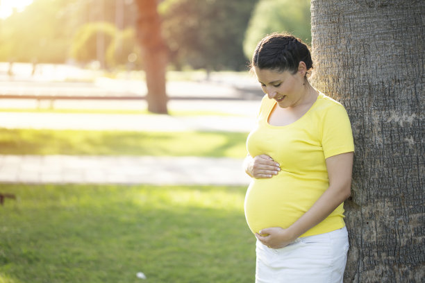 幸福的孕妇图片下载