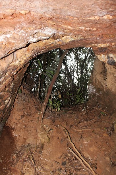 位于孔贡尼斯的地下黄金循环画廊的入口图片下载