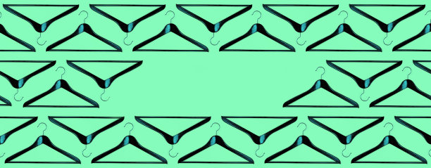 新薄荷背景下衣架图案的时尚框架。图片下载