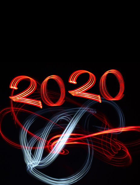 2020年新年前夕的烟花和抽象灯光图片下载