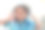 一个快乐而充满活力的小男孩做了一个有趣的面部表情，挥舞着他的手说你好。图片下载