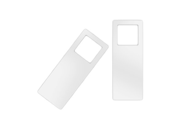 空白的门悬挂传单，白色标签的房间在酒店，度假村，家庭。模拟模板在孤立的白色背景，3d插图。图片下载