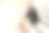 男运动员坐在楼梯上休息和打电话图片下载