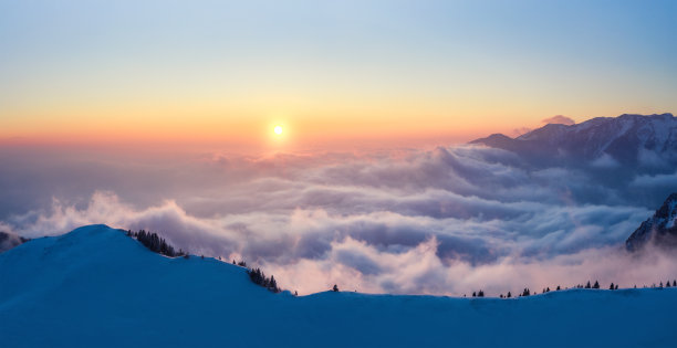 在云层之上图片下载