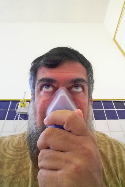 用吸入器呼吸图片下载