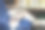 工人检查他手里拿着的样品图片下载