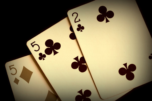 纸牌，纸牌，游戏，游戏，玩家，玩，游戏，赌博，赌博，游戏，机会，俱乐部，赢，输，率，赌场，打赌，兴奋，成功，红，黑，扑克，同花顺，21点，红心，高峰，俱乐部，方块，风险，运气，背景，特写，宏观，图片下载