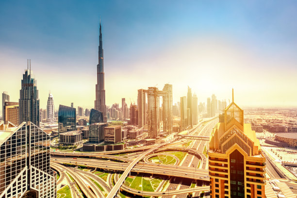 迪拜城市天际线与现代摩天大楼，阿拉伯联合酋长国图片下载
