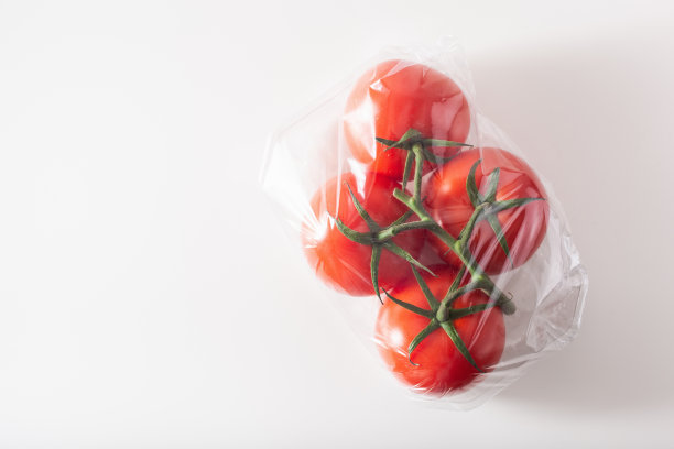 一次性塑料包装问题。西红柿蔬菜装在塑料袋里图片下载