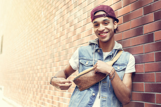 年轻人非洲裔青少年年龄概念图片下载