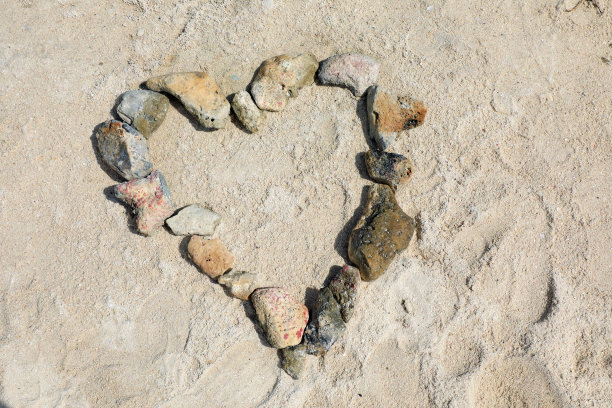 心形的石头图片下载