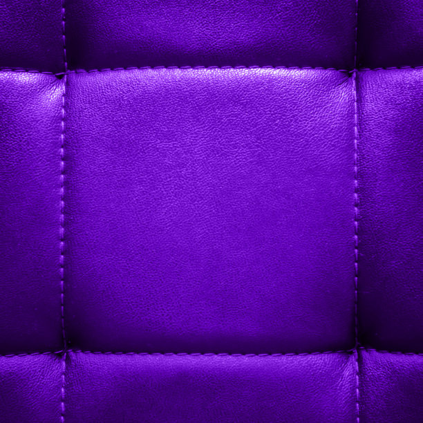 广场闪亮的深紫色皮革背景图片下载
