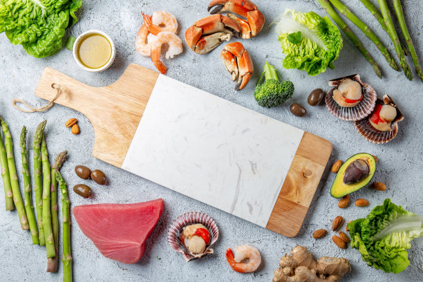 健康清洁的饮食理念。蔬菜，海鲜，油，食物背景与拷贝空间图片下载