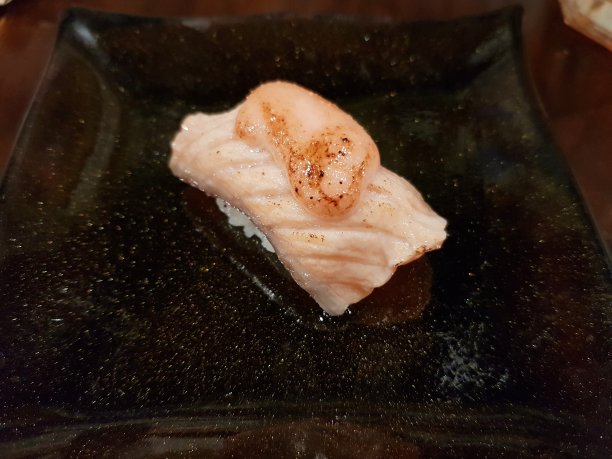 三文鱼寿司图片下载