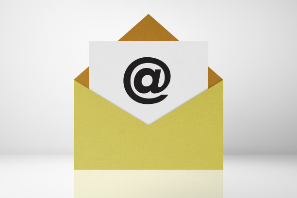 在纸上的符号从信封库存图像出来图片下载