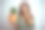年轻漂亮的女子捧着仙人掌盆子越过白色孤立的背景严肃地面对思考问题，十分困惑的想法图片下载
