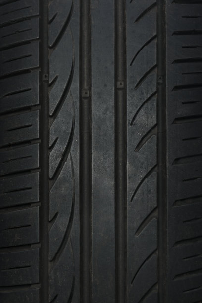 特写的夏季汽车轮胎保护图片下载