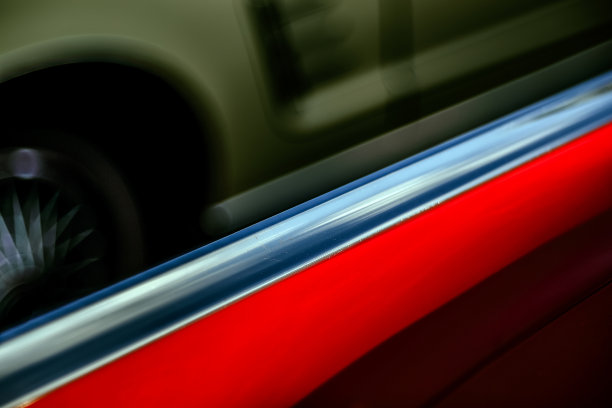 近景古董美国汽车细节与散景效果。图片下载