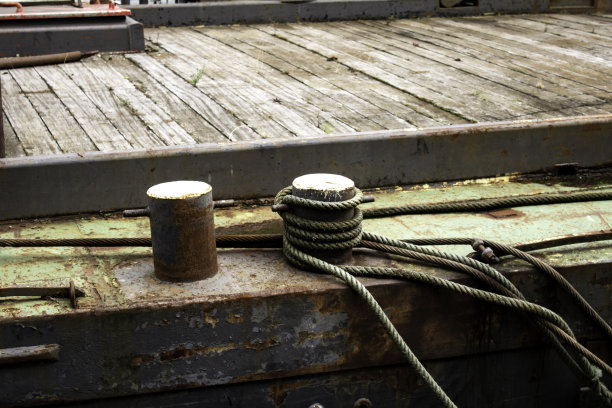 码头上的绳索图片下载