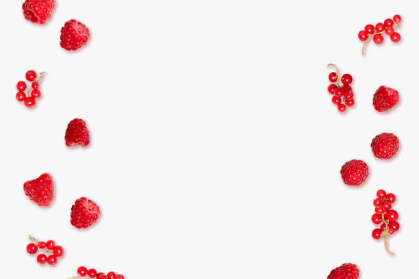 创造性的组成与多汁成熟的浆果在粉红色的背景。图片下载