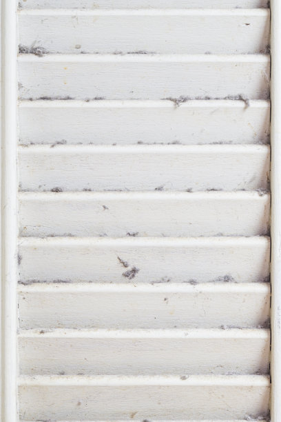 浴室通风门上有灰尘和污物图片下载