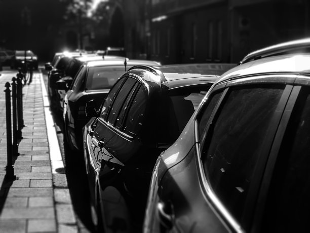 街上的汽车图片下载