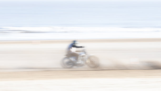 沙滩赛车图片下载