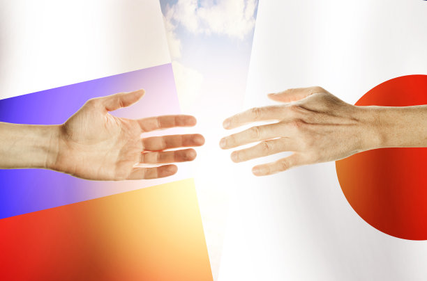 在背景的衬托下，两只手向对方伸展。汉图片下载