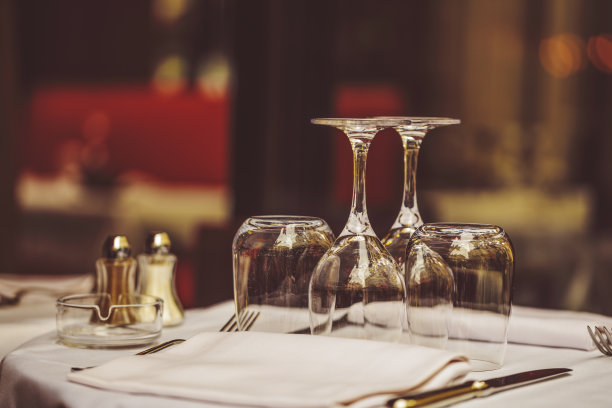 两人桌图片下载