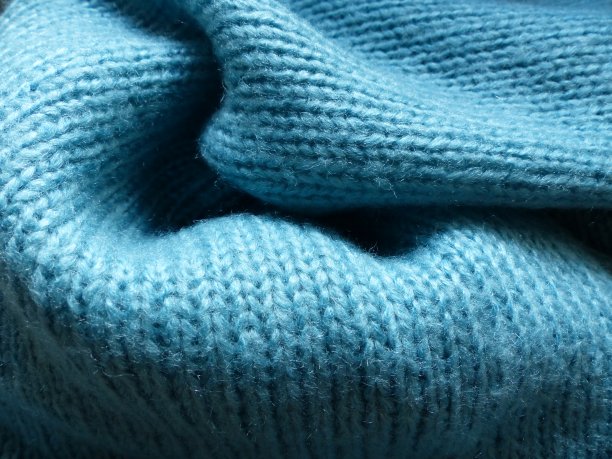 一件宽松毛衣的舒适感图片下载