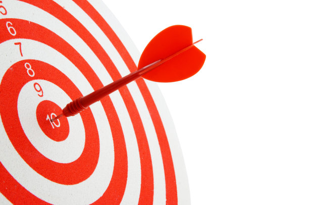 红色和白色的射击目标和箭隔离图片下载