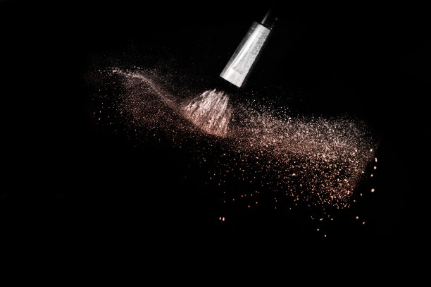 活珊瑚色的一年，粉飞溅图片下载