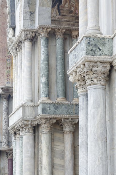 圣马可大教堂外的圆柱图片下载