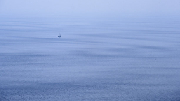 描绘海洋中的孤独图片下载