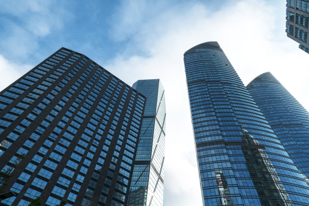 中国青岛摩天楼商务办公室之窗图片下载