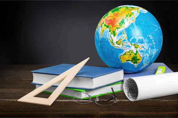 回到学校。图片下载