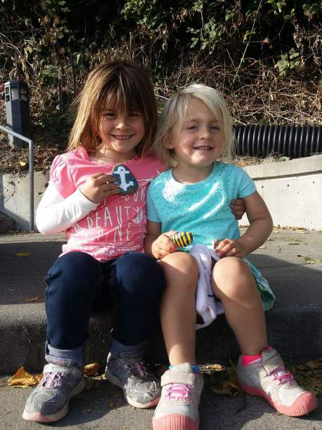 洛杉矶港的岩石图片下载