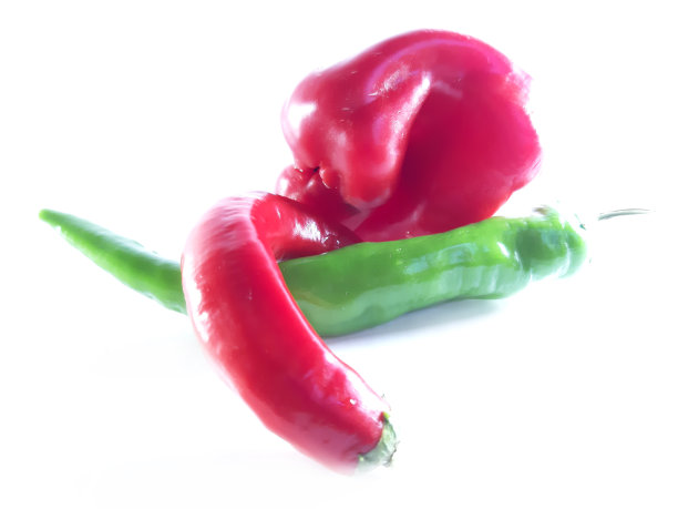 红青椒配白底。成熟的蔬菜。维生素的食物。饮食产品。照片图片下载