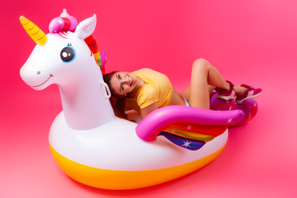 夏日时尚美女图片下载