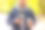 在户外喝咖啡的男人在秋天打电话图片下载