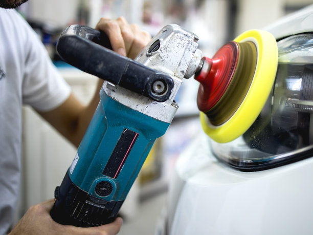 车间库存照片中的汽车抛光细节图片下载