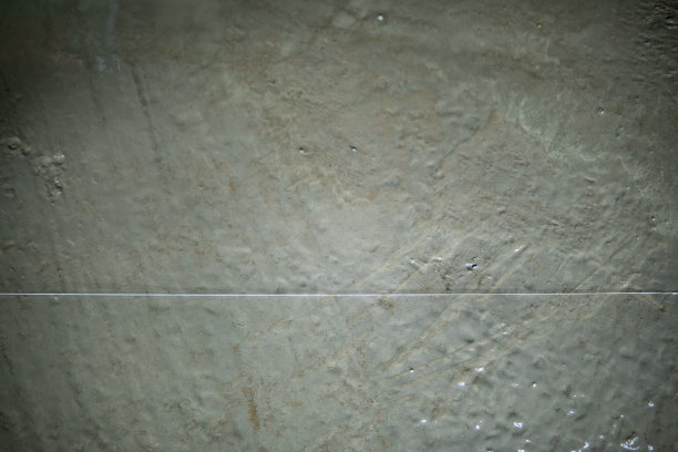 水泥湿浇在地面上图片下载