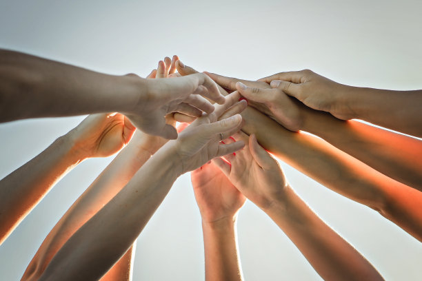 多手交好天，团队合作图片下载