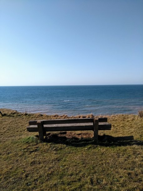 孤独长凳上的海景图片下载
