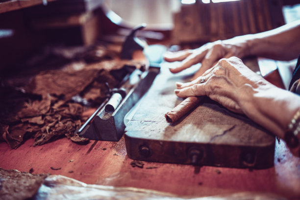 雪茄是如何制作的图片下载