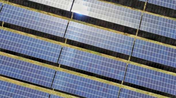 光伏太阳能发电厂图片下载