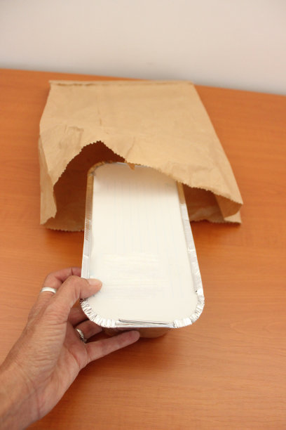 纸袋装的午餐图片下载