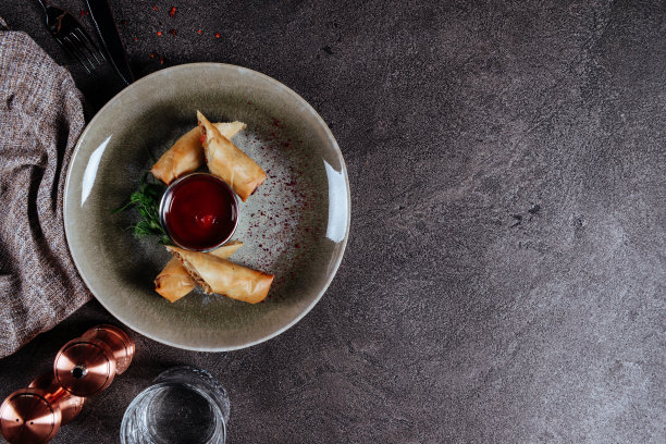 一盘春卷图片下载