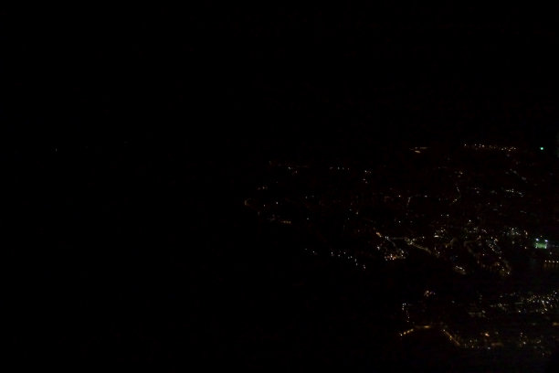 夜间鸟瞰马耳他图片下载